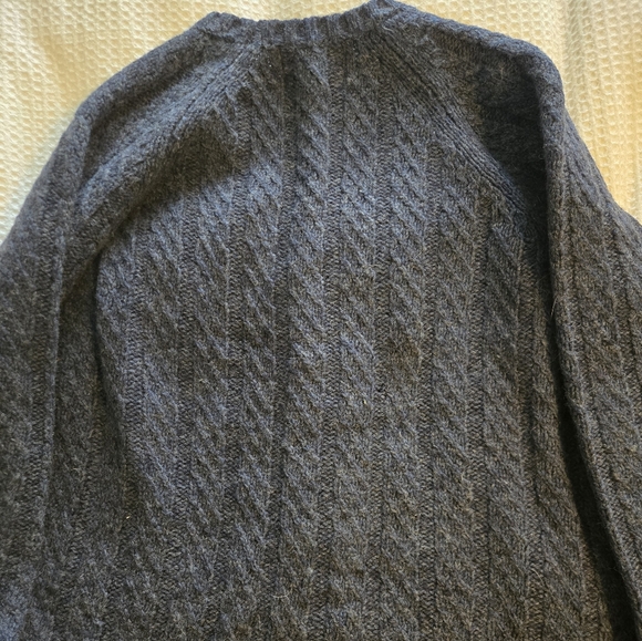 Eddie Bauer Men's Charcoal Crewneck Sweater - Picture 3 of 3